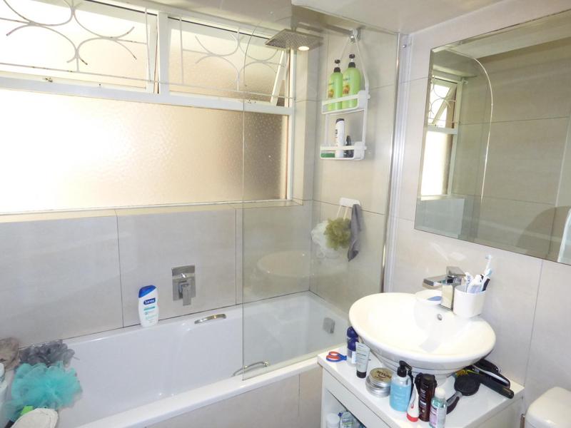 To Let 1 Bedroom Property for Rent in Sea Point Western Cape
